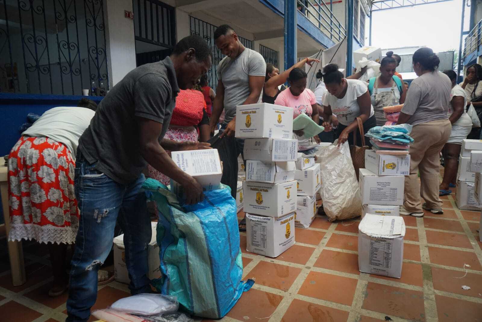 Entregan ayudas humanitarias a damnificados de veredas en Tumaco ...