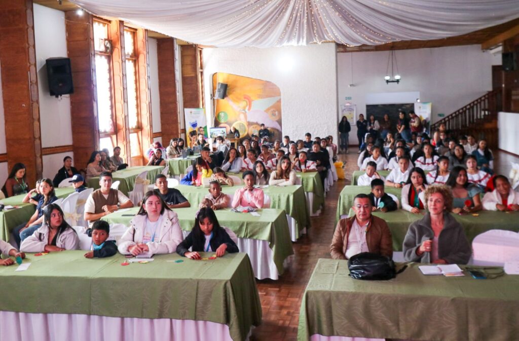 Niños, niñas, adolescentes y funcionarios participan en la jornada de Rendición de Cuentas para Infancias, vigencia 2025, de la Gobernación de Nariño.  