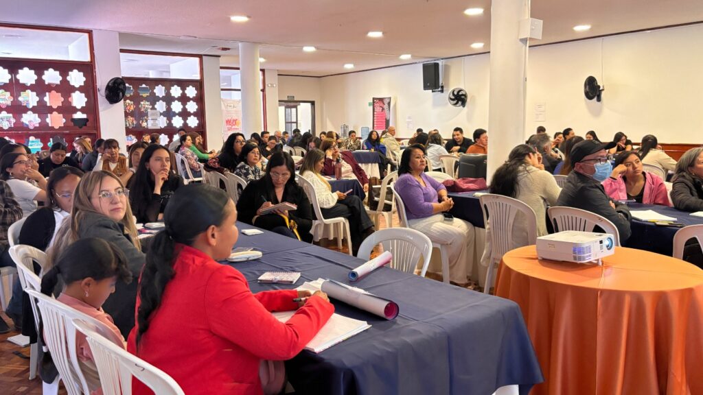 Docentes y profesionales de orientación escolar asisten a una jornada de capacitación y bienestar estudiantil de la Secretaría de Educación de Nariño.