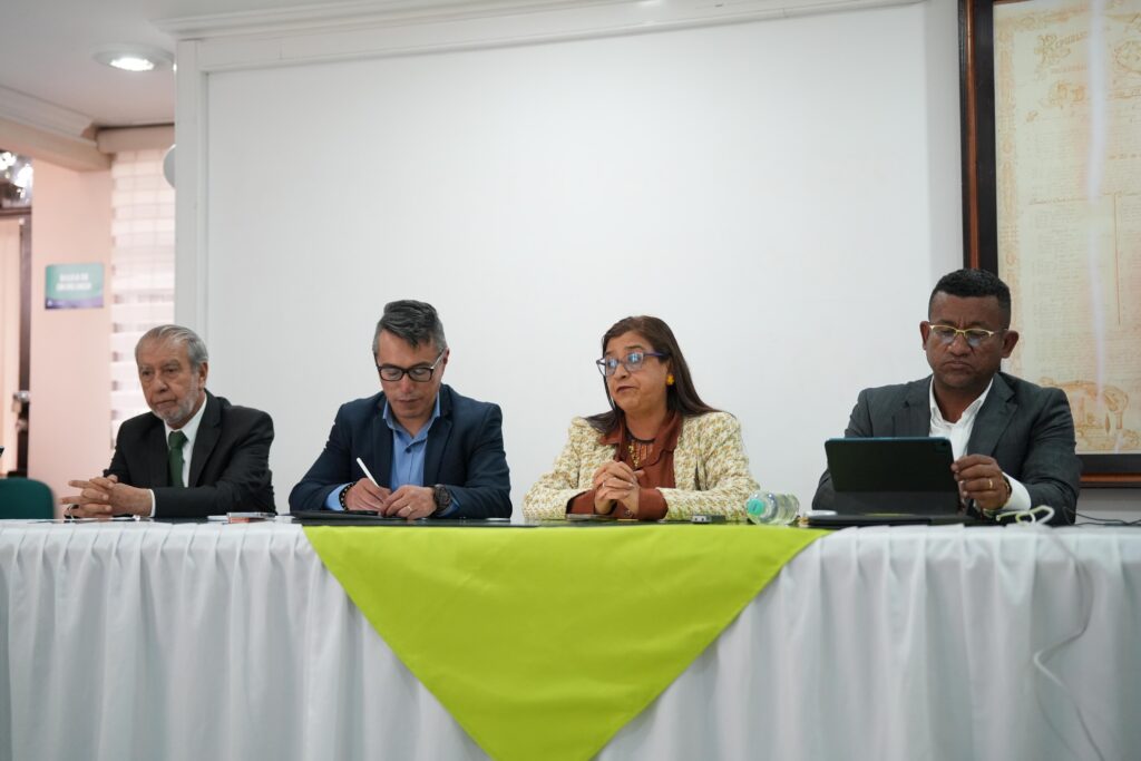 Mesa directiva de la reunión entre la Gobernación de Nariño y la Universidad de Nariño.