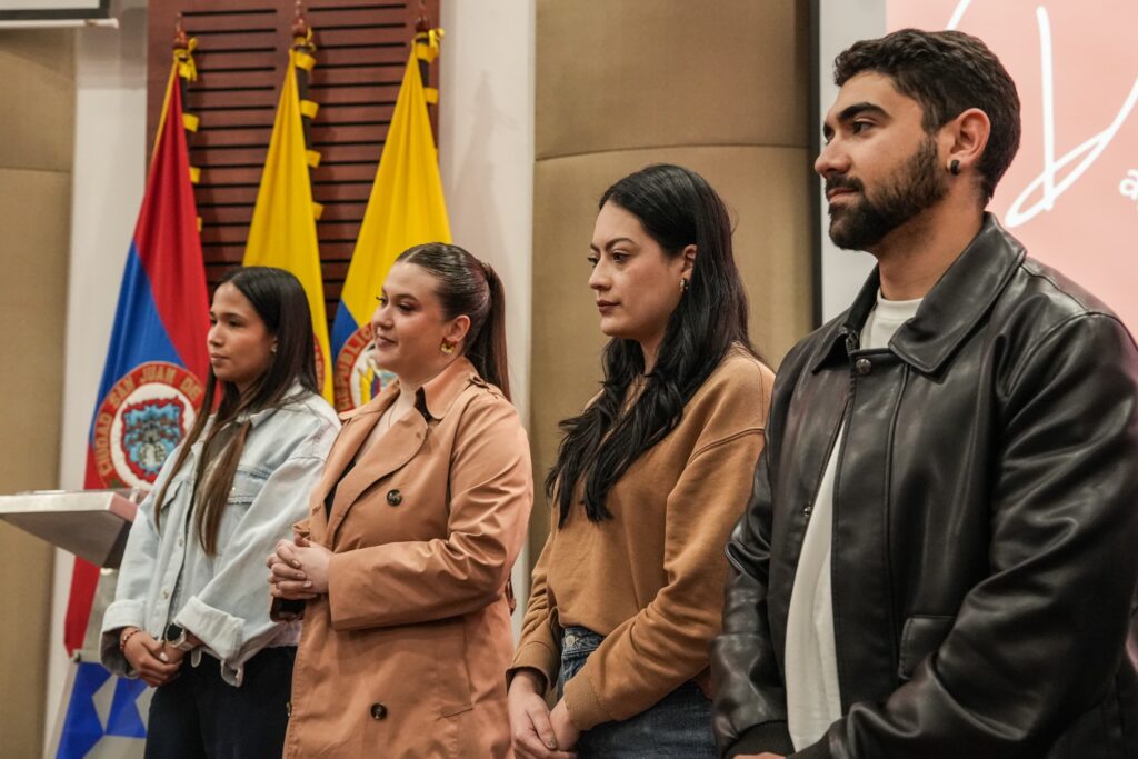 Creadores de contenido y participantes del concurso Master Coffee 2026 durante el evento de lanzamiento.  
