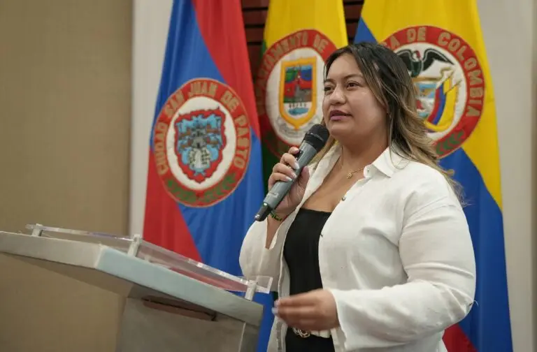 Prinith Jurado Erazo, secretaria de Agricultura y Desarrollo Rural de Nariño, interviniendo en el atril durante la presentación de Master Coffee 2026.
