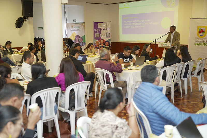 Autoridades municipales, funcionarios y representantes institucionales participan en una jornada de trabajo sobre prevención de las violencias basadas en género y fortalecimiento de las rutas de atención en Nariño.