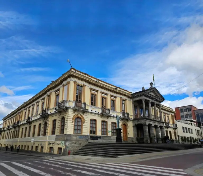 Fachada del edificio de la Gobernación de Nariño en Pasto